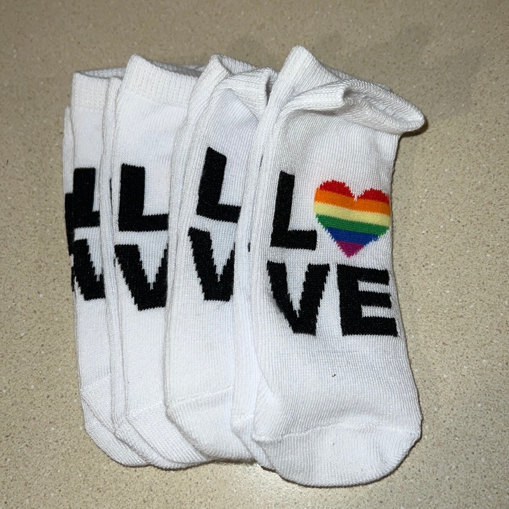 NWOT 4Pairs LOVE toddler/Kids Socks